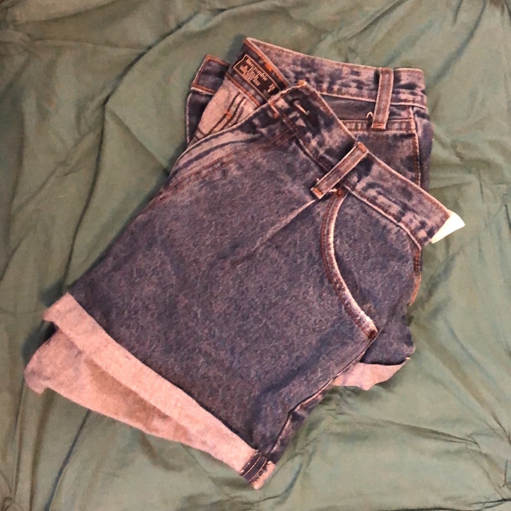 Abercrombie and Fitch - Annie high rise shorts -